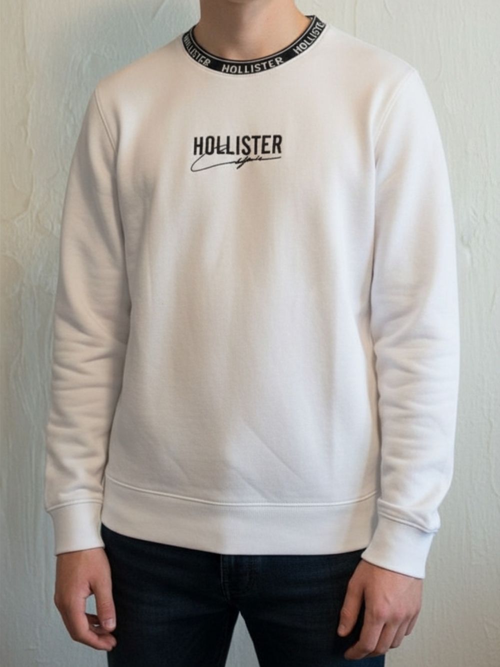 Hollister Men's Crewneck Sweatshirt in Off-White with Black Logo